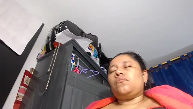 adrixxx38 online show from January 6, 2026, 5:44 am