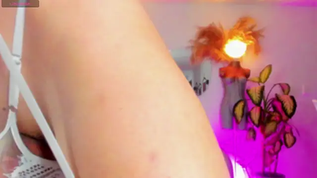 Snapshot of Angel_Peach chatting on October 27, 2025, 2:07 pm Angel Peach online show from October 27, 2025, 2:07 pm