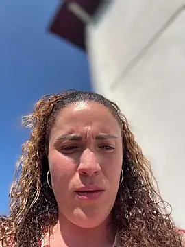 Clara-xoxo online show from March 24, 2026, 1:33 pm