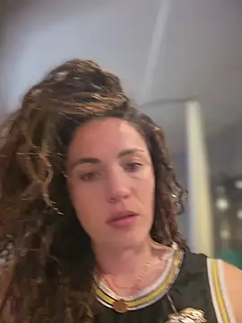 Clara-xoxo online show from February 13, 2026, 10:59 am