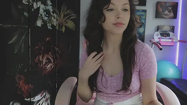 Snapshot of makiyahbelle chatting on December 16, 2025, 6:17 am makiyahbelle online show from December 16, 2025, 6:17 am