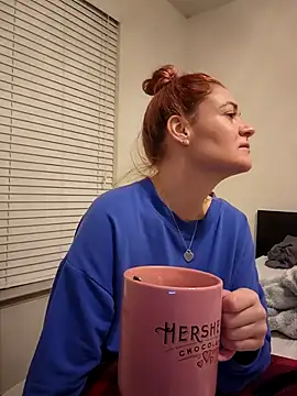 HollyTattoo online show from October 1, 2025, 11:25 am