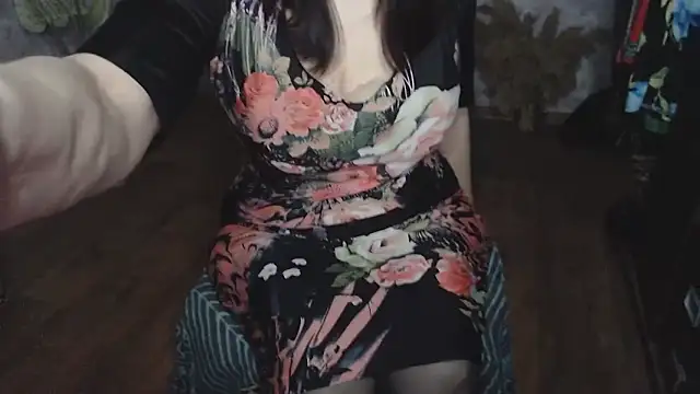 Snapshot of Aziza1 chatting on April 27, 2026, 2:04 pm Aziza1 online show from April 27, 2026, 2:04 pm