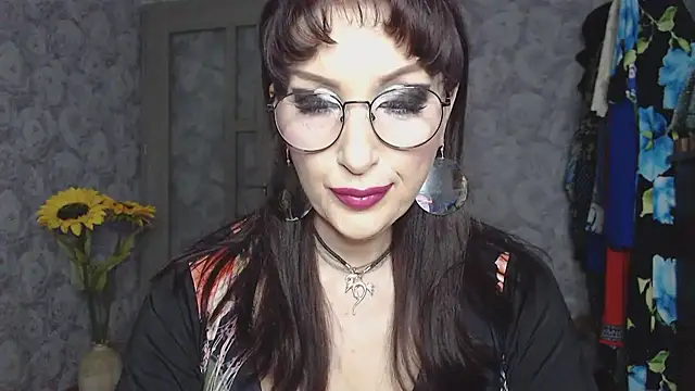 Snapshot of Aziza1 chatting on May 10, 2026, 1:46 pm Aziza1 online show from May 10, 2026, 1:46 pm