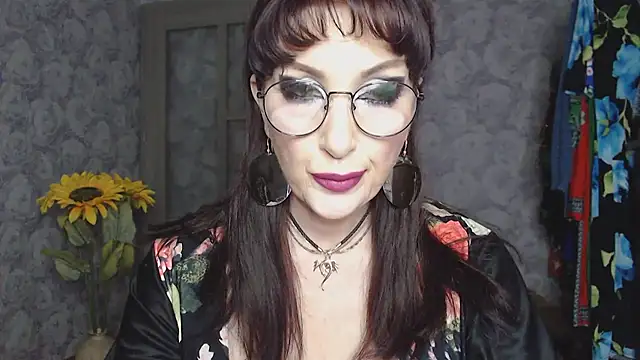 Snapshot of Aziza1 chatting on May 27, 2026, 2:13 pm Aziza1 online show from May 27, 2026, 2:13 pm