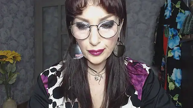 Snapshot of Aziza1 chatting on June 3, 2026, 2:07 pm Aziza1 online show from June 3, 2026, 2:07 pm