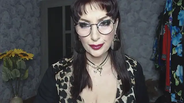 Aziza1 online show from April 18, 2026, 7:18 pm