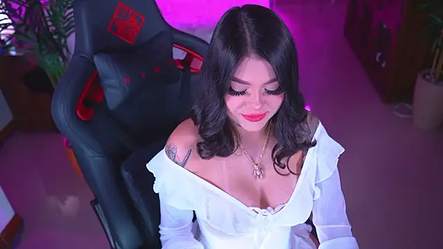 Snapshot of ambarEvans chatting on February 17, 2026, 1:14 am ambarEvans online show from February 17, 2026, 1:14 am