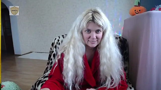 SunnySylvia online show from October 24, 2025, 6:01 am