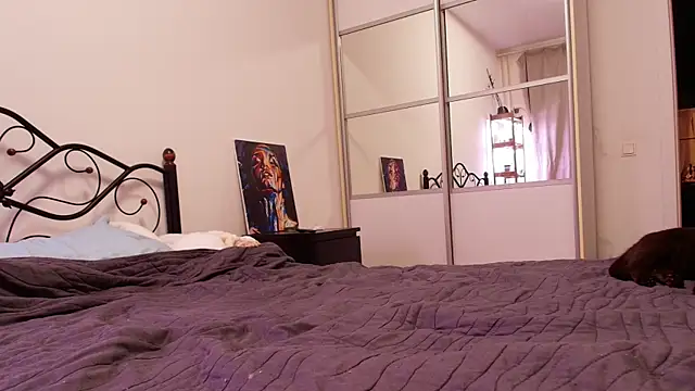 Eziliz online show from July 9, 2026, 7:24 pm