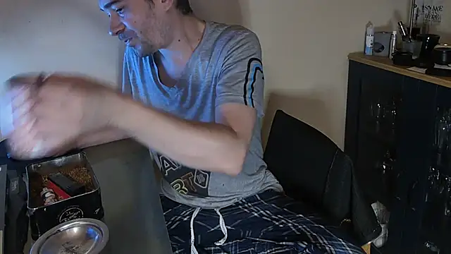 Snapshot of Ethangay chatting on October 3, 2025, 4:58 am Ethangay online show from October 3, 2025, 4:58 am