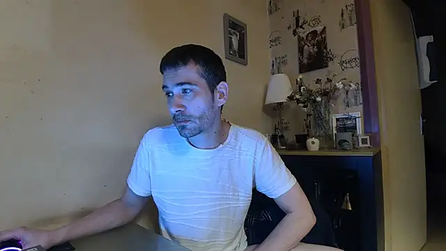 Snapshot of Ethangay chatting on December 15, 2025, 11:27 am Ethangay online show from December 15, 2025, 11:27 am