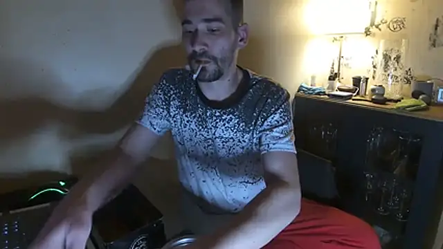 Snapshot of Ethangay chatting on October 30, 2025, 4:37 pm Ethangay online show from October 30, 2025, 4:37 pm