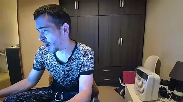 Snapshot of Ethangay chatting on November 22, 2025, 5:23 pm Ethangay online show from November 22, 2025, 5:23 pm