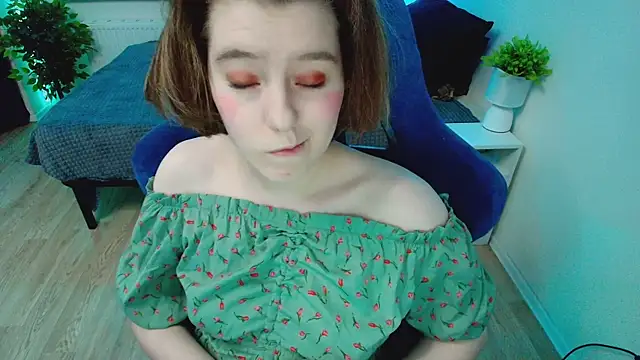 CranberryHot online show from December 19, 2025, 3:10 am