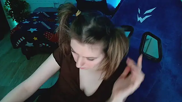 CranberryHot online show from April 13, 2026, 8:57 pm