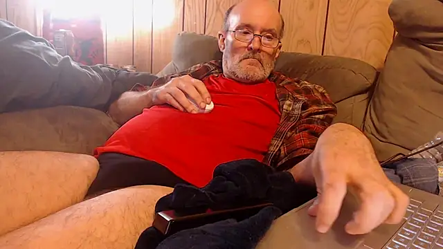 snickers1 online show from April 7, 2026, 1:35 pm