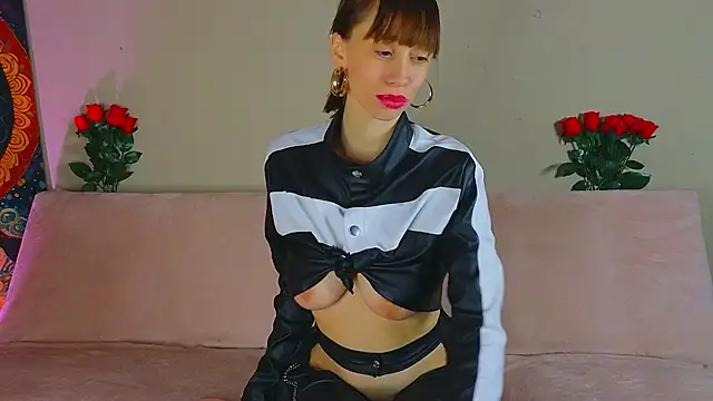 DIOSAHONEY online show from October 30, 2025, 10:06 pm