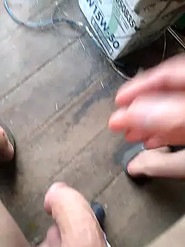 Snapshot of Alvaro2017 chatting on March 16, 2025, 8:10 pm Alvaro2017 online show from March 16, 2025, 8:10 pm