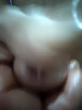 Snapshot of Robika-bika chatting on December 18, 2025, 3:05 pm Robika-bika online show from December 18, 2025, 3:05 pm