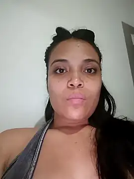  Estrellita  online show from November 3, 2025, 3:01 am