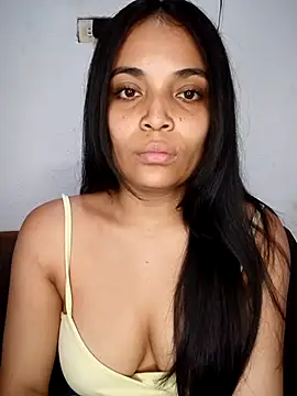  Estrellita  online show from December 17, 2025, 6:13 pm