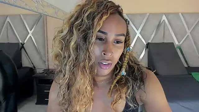 Snapshot of CarameloCeron chatting on February 21, 2025, 6:26 pm CarameloCeron online show from February 21, 2025, 6:26 pm