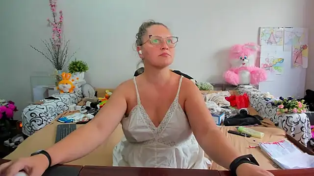 Snapshot of IamYourNarcotic chatting on June 4, 2026, 1:16 pm IamYourNarcotic online show from June 4, 2026, 1:16 pm