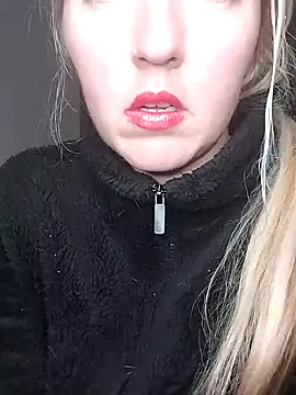 Mllesha74000 online show from November 10, 2025, 3:06 pm