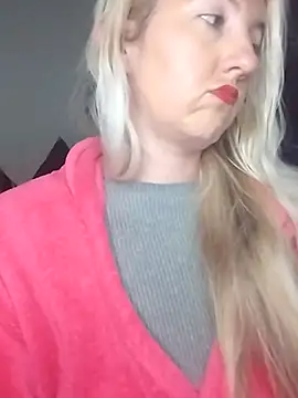 Mllesha74000 online show from November 30, 2025, 2:40 pm