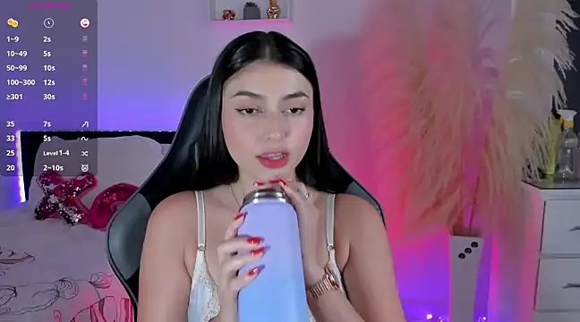 esmeralda colllins online show from January 4, 2025, 8:16 pm