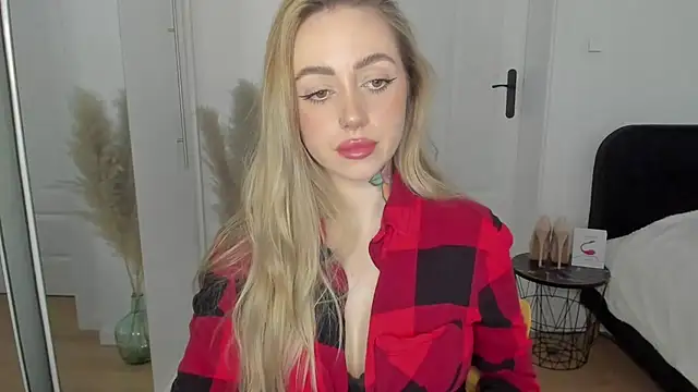 Snapshot of sexyCoralie chatting on March 13, 2025, 2:23 pm sexyCoralie online show from March 13, 2025, 2:23 pm