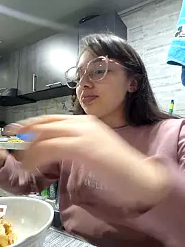 linda-schmidt online show from October 2, 2025, 2:26 am