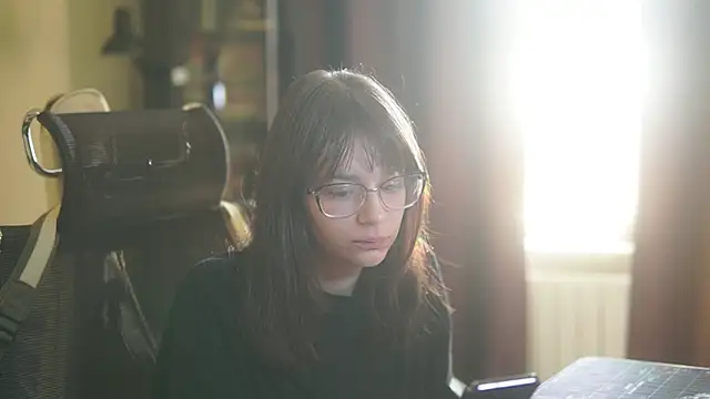 alyssa sweet online show from September 25, 2025, 4:18 am