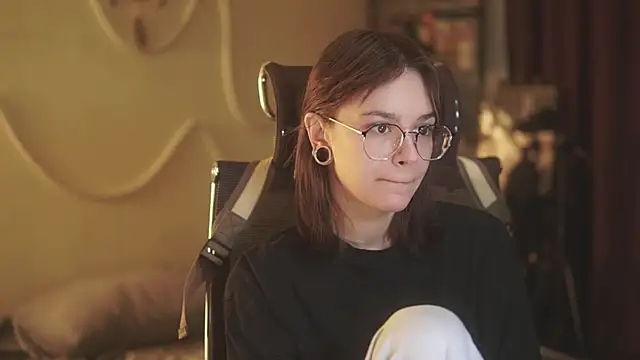 alyssa sweet online show from April 1, 2026, 4:58 am