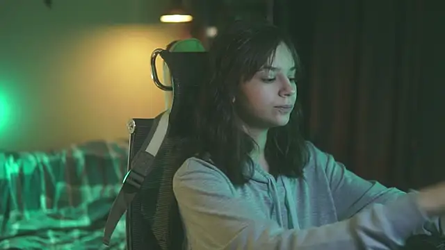 alyssa sweet online show from September 19, 2025, 3:43 am