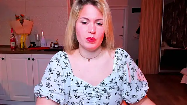 HotTiffani online show from February 24, 2026, 1:01 pm