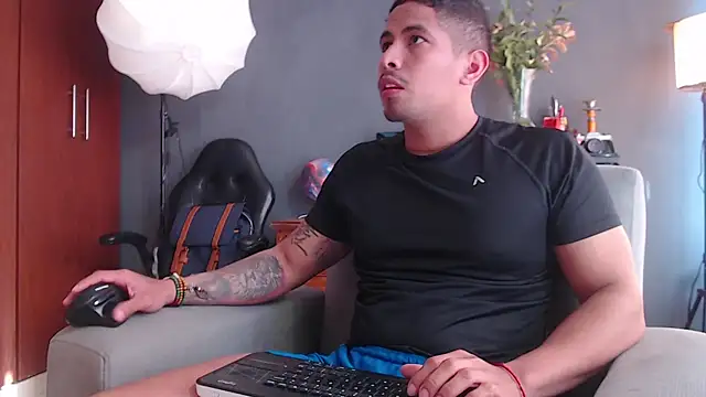 geirge teacherxx online show from November 10, 2025, 8:25 pm