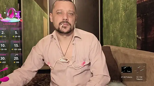 Snapshot of DanielOhCool chatting on November 13, 2025, 5:11 am DanielOhCool online show from November 13, 2025, 5:11 am