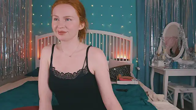 Snapshot of GingerArin chatting on December 17, 2025, 12:43 pm GingerArin online show from December 17, 2025, 12:43 pm