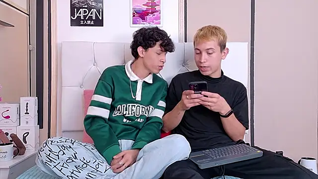 Snapshot of Chris_Bennett chatting on November 12, 2025, 1:04 pm Chris Bennett online show from November 12, 2025, 1:04 pm