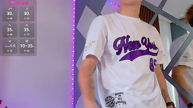 Snapshot of Chris_Bennett chatting on November 13, 2025, 12:31 pm Chris Bennett online show from November 13, 2025, 12:31 pm