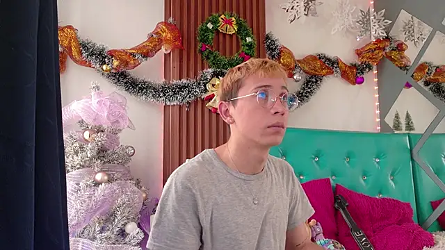 Snapshot of Chris_Bennett chatting on November 24, 2025, 1:22 pm Chris Bennett online show from November 24, 2025, 1:22 pm