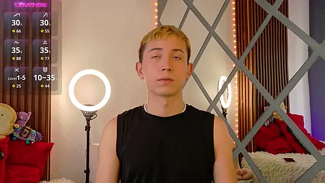 Snapshot of Chris_Bennett chatting on November 6, 2025, 1:26 pm Chris Bennett online show from November 6, 2025, 1:26 pm