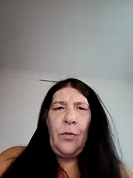 Snapshot of Leanne43 chatting on April 4, 2026, 6:14 pm Leanne43 online show from April 4, 2026, 6:14 pm