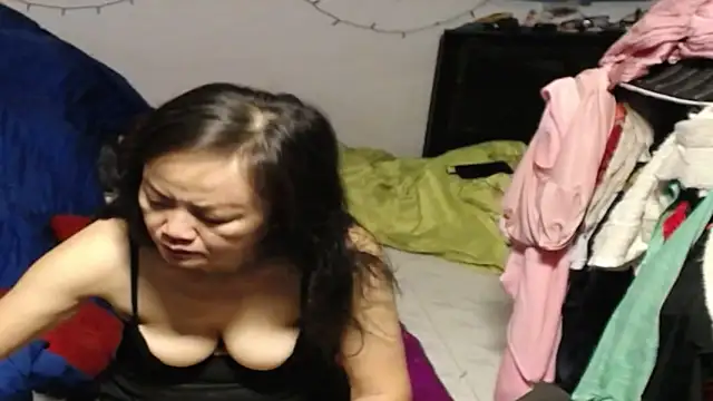 1CuteAndSexy69 online show from February 18, 2026, 5:05 am