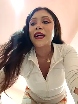 DORYY online show from April 8, 2026, 10:00 pm