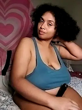 Snapshot of TasteeKitty chatting on November 15, 2025, 8:40 am TasteeKitty online show from November 15, 2025, 8:40 am