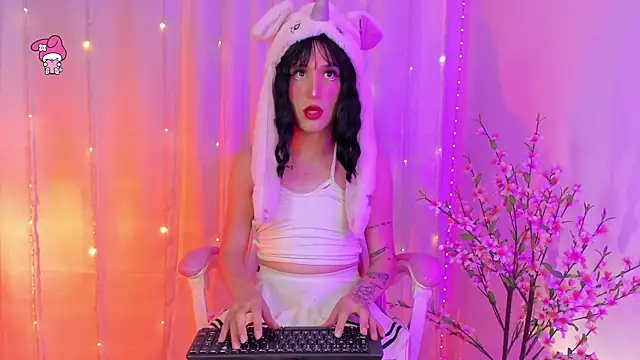 rosseblondee online show from June 5, 2026, 8:25 pm