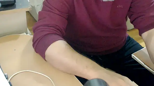 LiONTURK online show from October 12, 2025, 7:59 pm